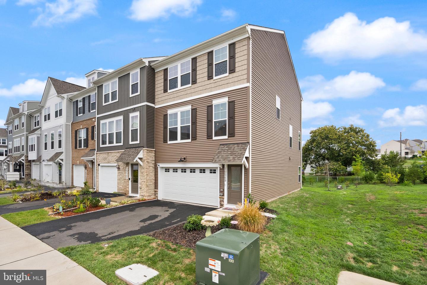 10549 WATERBURY WOODS WAY, MANASSAS, Virginia 20112, 4 Bedrooms Bedrooms, ,3 BathroomsBathrooms,Residential,For sale,10549 WATERBURY WOODS WAY,VAPW2105112 MLS # VAPW2105112