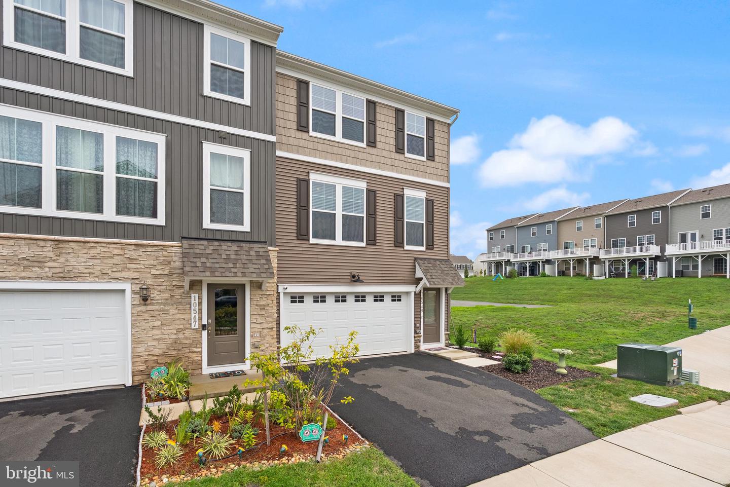 10549 WATERBURY WOODS WAY, MANASSAS, Virginia 20112, 4 Bedrooms Bedrooms, ,3 BathroomsBathrooms,Residential,For sale,10549 WATERBURY WOODS WAY,VAPW2105112 MLS # VAPW2105112