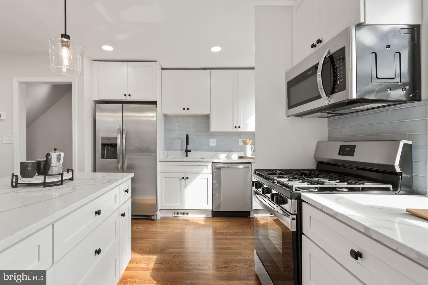 622 S HENRY ST, ALEXANDRIA, Virginia 22314, 2 Bedrooms Bedrooms, ,2 BathroomsBathrooms,Residential,For sale,622 S HENRY ST,VAAX2050372 MLS # VAAX2050372