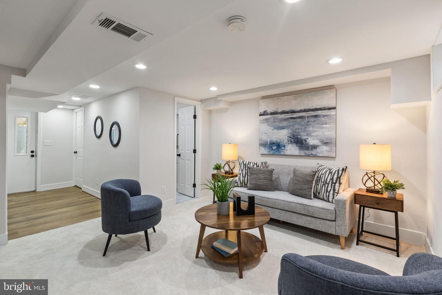 622 S HENRY ST, ALEXANDRIA, Virginia 22314, 2 Bedrooms Bedrooms, ,2 BathroomsBathrooms,Residential,For sale,622 S HENRY ST,VAAX2050372 MLS # VAAX2050372