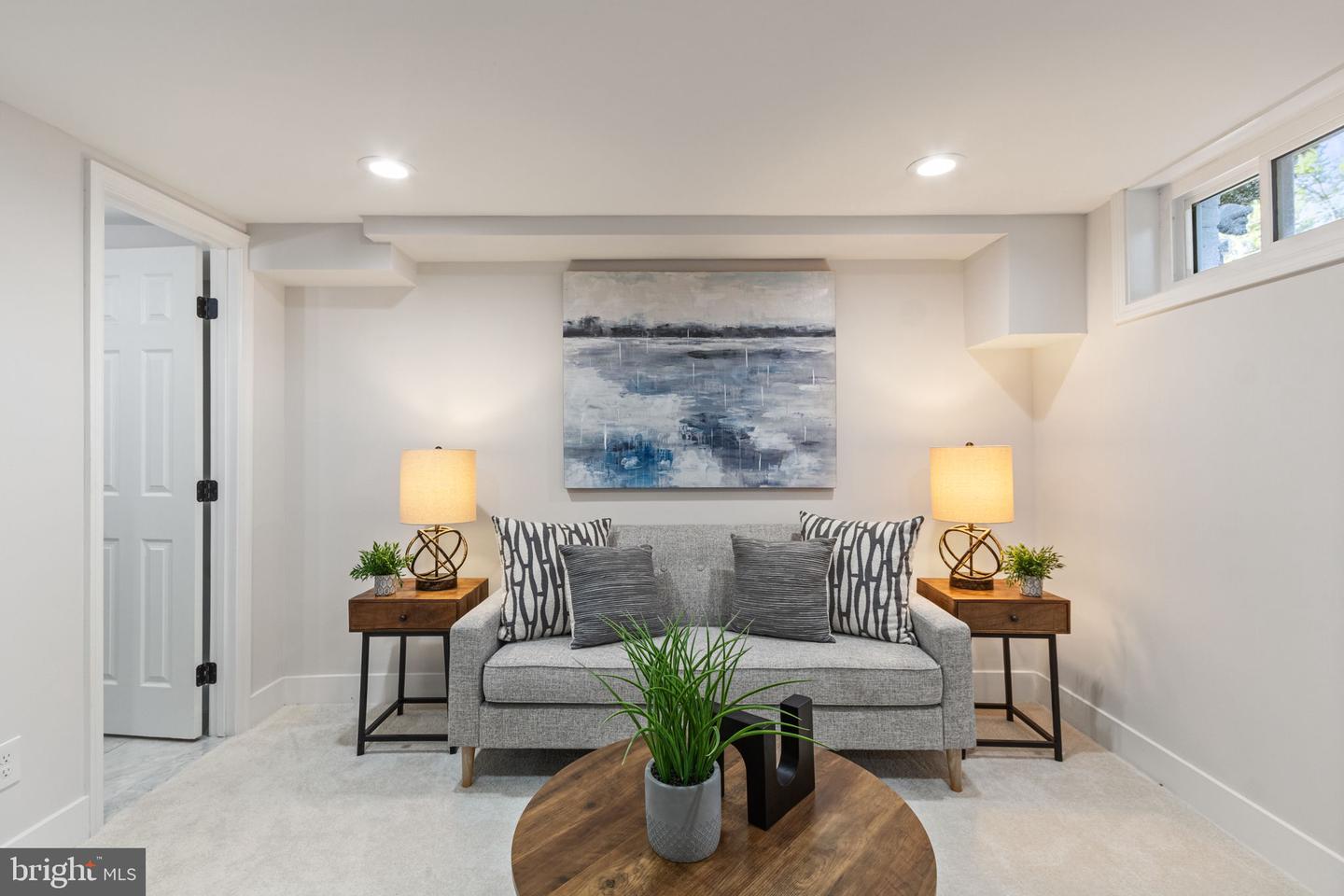 622 S HENRY ST, ALEXANDRIA, Virginia 22314, 2 Bedrooms Bedrooms, ,2 BathroomsBathrooms,Residential,For sale,622 S HENRY ST,VAAX2050372 MLS # VAAX2050372