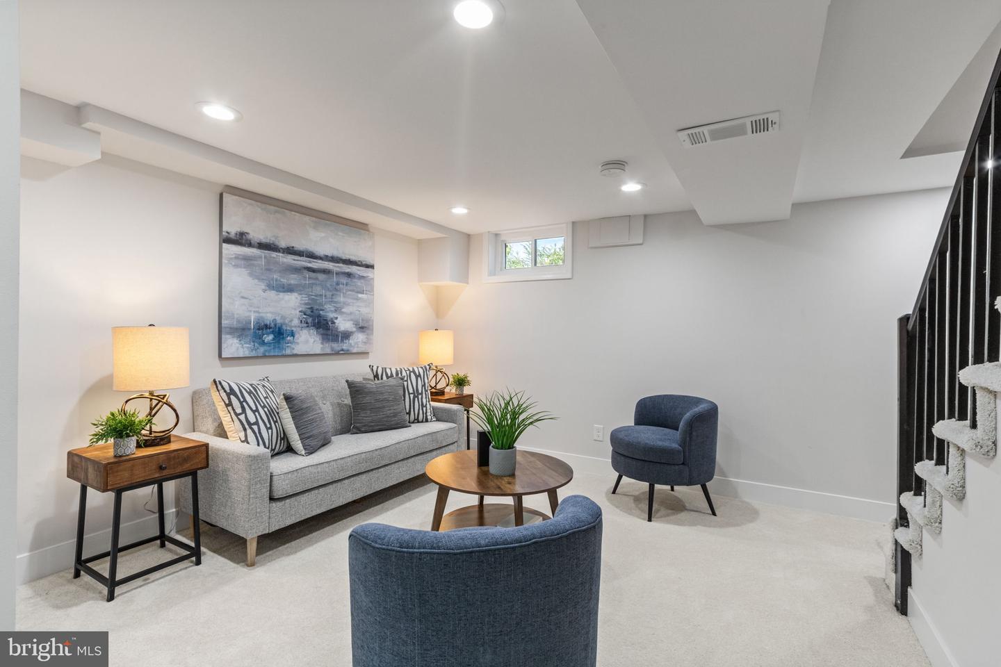 622 S HENRY ST, ALEXANDRIA, Virginia 22314, 2 Bedrooms Bedrooms, ,2 BathroomsBathrooms,Residential,For sale,622 S HENRY ST,VAAX2050372 MLS # VAAX2050372