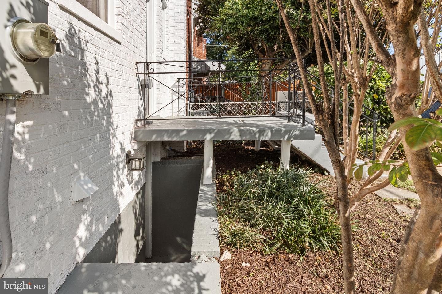 622 S HENRY ST, ALEXANDRIA, Virginia 22314, 2 Bedrooms Bedrooms, ,2 BathroomsBathrooms,Residential,For sale,622 S HENRY ST,VAAX2050372 MLS # VAAX2050372