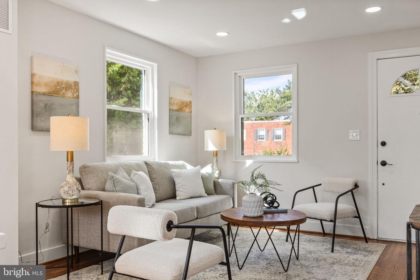 622 S HENRY ST, ALEXANDRIA, Virginia 22314, 2 Bedrooms Bedrooms, ,2 BathroomsBathrooms,Residential,For sale,622 S HENRY ST,VAAX2050372 MLS # VAAX2050372