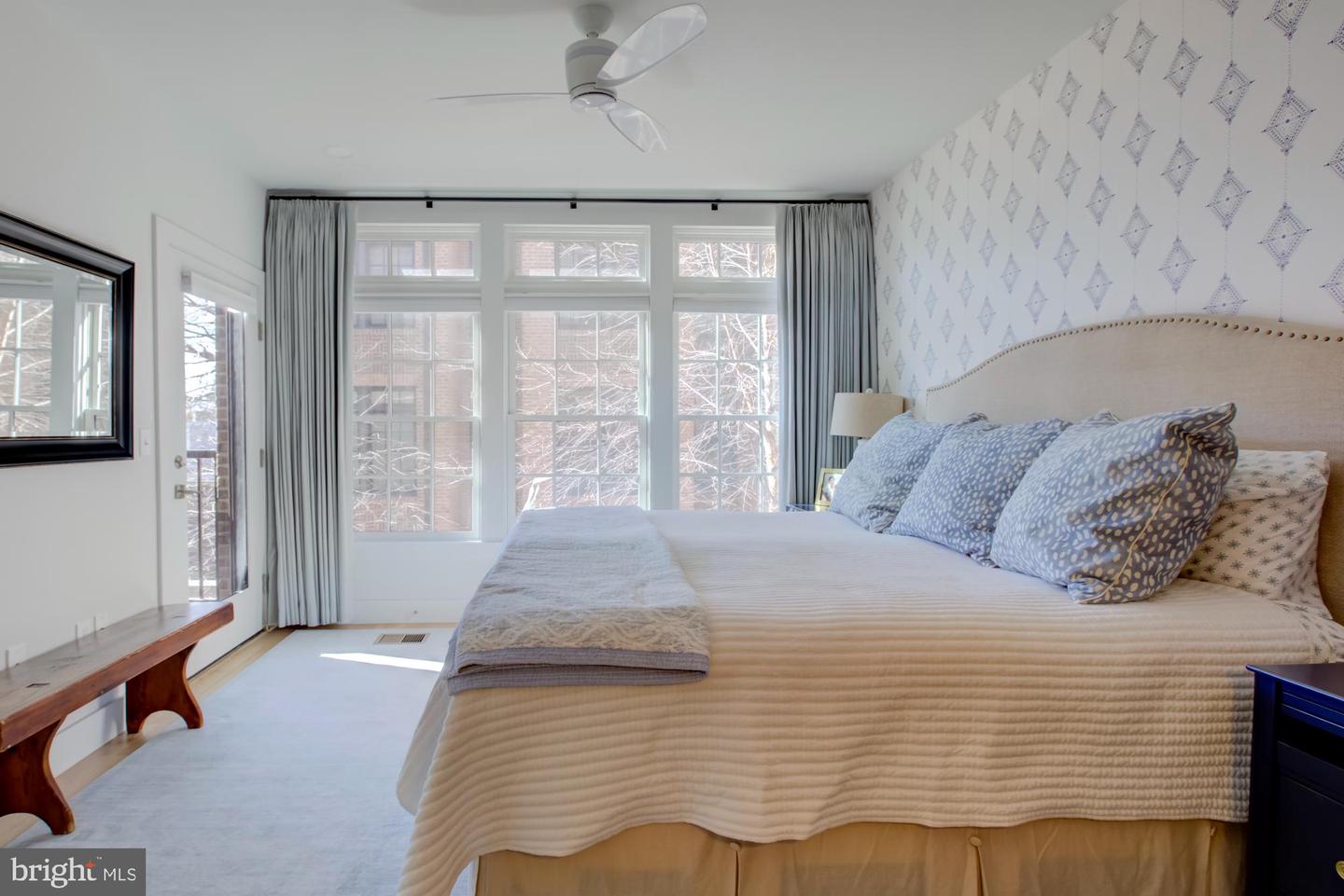1309 E ST SE #12, WASHINGTON, District Of Columbia 20003, 2 Bedrooms Bedrooms, 5 Rooms Rooms,2 BathroomsBathrooms,Residential,For sale,1309 E ST SE #12,DCDC2225118 MLS # DCDC2225118