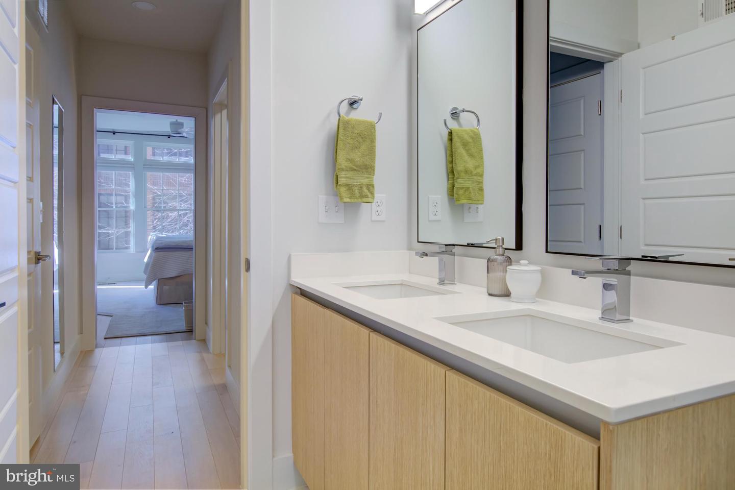 1309 E ST SE #12, WASHINGTON, District Of Columbia 20003, 2 Bedrooms Bedrooms, 5 Rooms Rooms,2 BathroomsBathrooms,Residential,For sale,1309 E ST SE #12,DCDC2225118 MLS # DCDC2225118