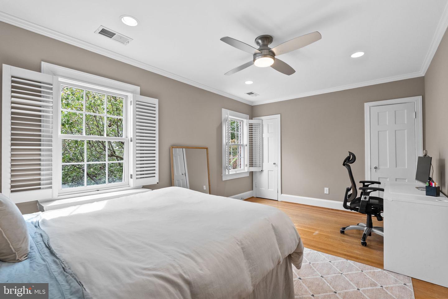 3819 T ST NW, WASHINGTON, District Of Columbia 20007, 5 Bedrooms Bedrooms, 11 Rooms Rooms,3 BathroomsBathrooms,Residential,For sale,3819 T ST NW,DCDC2225168 MLS # DCDC2225168