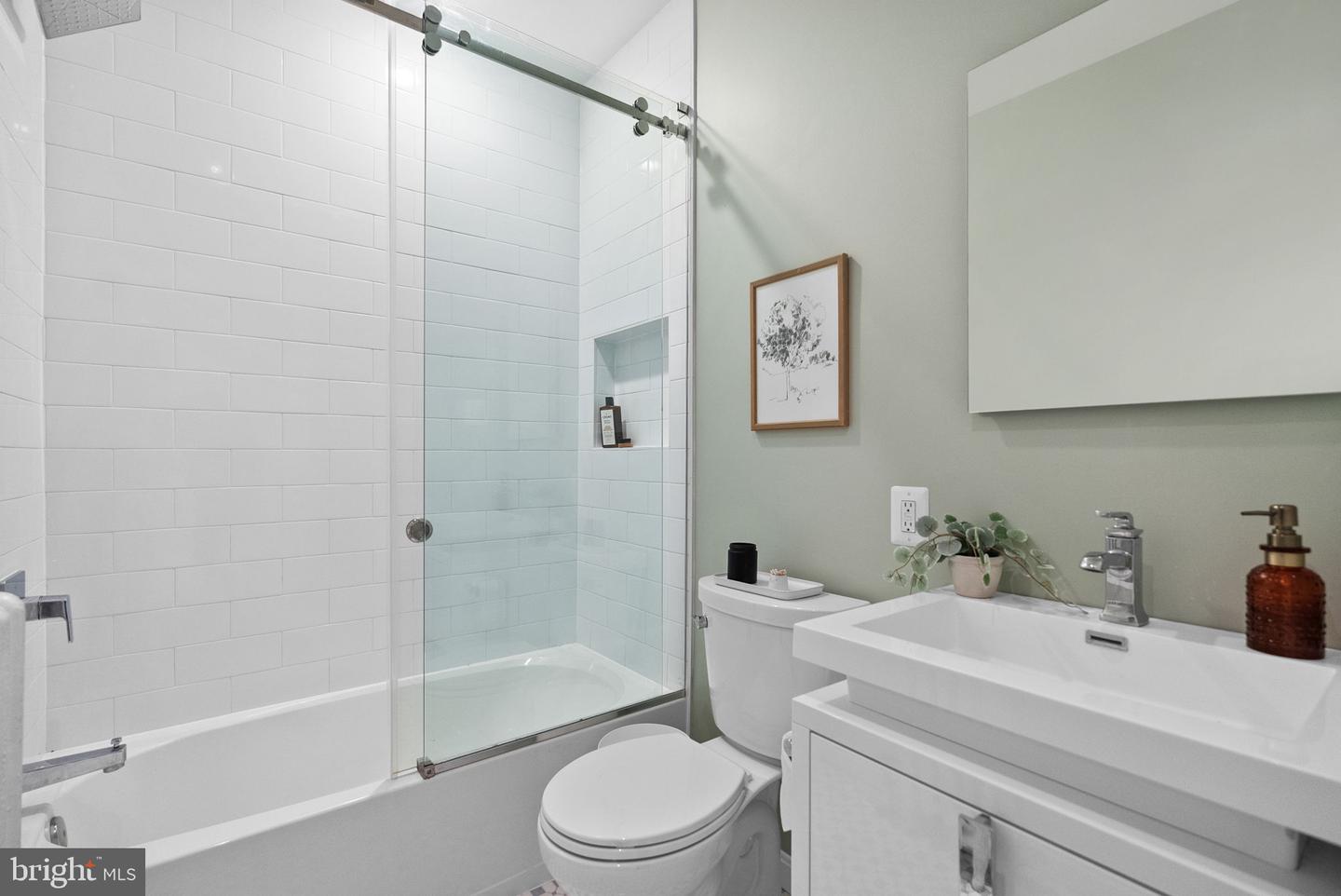3819 T ST NW, WASHINGTON, District Of Columbia 20007, 5 Bedrooms Bedrooms, 11 Rooms Rooms,3 BathroomsBathrooms,Residential,For sale,3819 T ST NW,DCDC2225168 MLS # DCDC2225168
