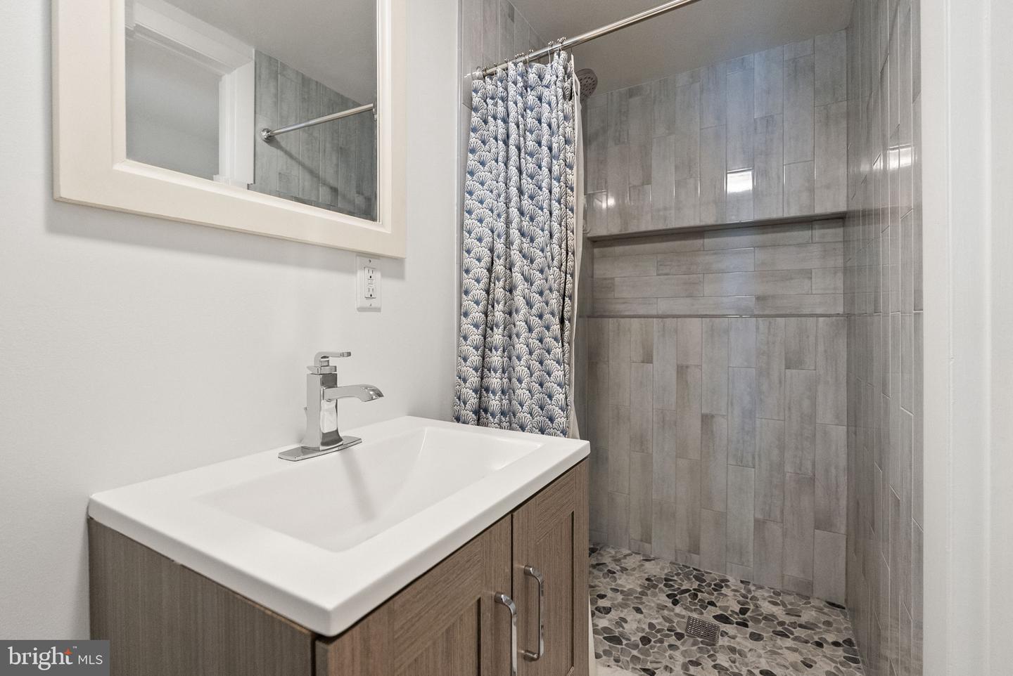 3819 T ST NW, WASHINGTON, District Of Columbia 20007, 5 Bedrooms Bedrooms, 11 Rooms Rooms,3 BathroomsBathrooms,Residential,For sale,3819 T ST NW,DCDC2225168 MLS # DCDC2225168