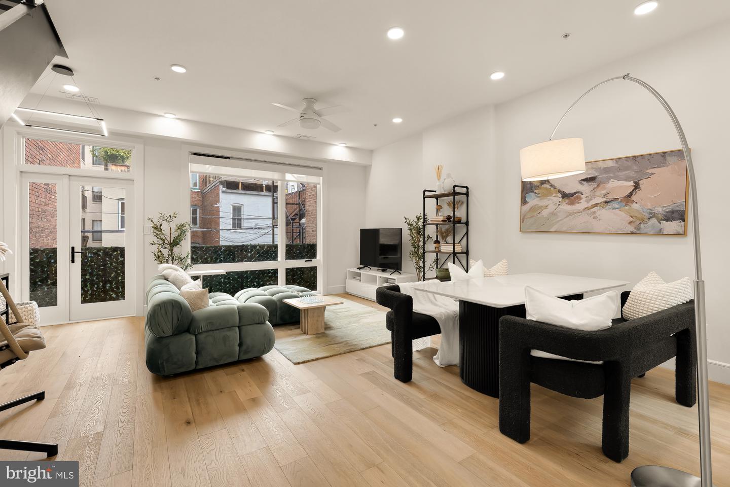 1729 T ST NW #4, WASHINGTON, District Of Columbia 20009, 3 Bedrooms Bedrooms, ,2 BathroomsBathrooms,Residential,For sale,1729 T ST NW #4,DCDC2225180 MLS # DCDC2225180