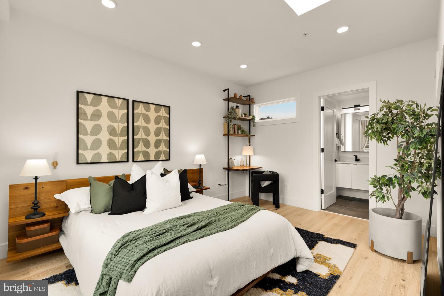 1729 T ST NW #4, WASHINGTON, District Of Columbia 20009, 3 Bedrooms Bedrooms, ,2 BathroomsBathrooms,Residential,For sale,1729 T ST NW #4,DCDC2225180 MLS # DCDC2225180