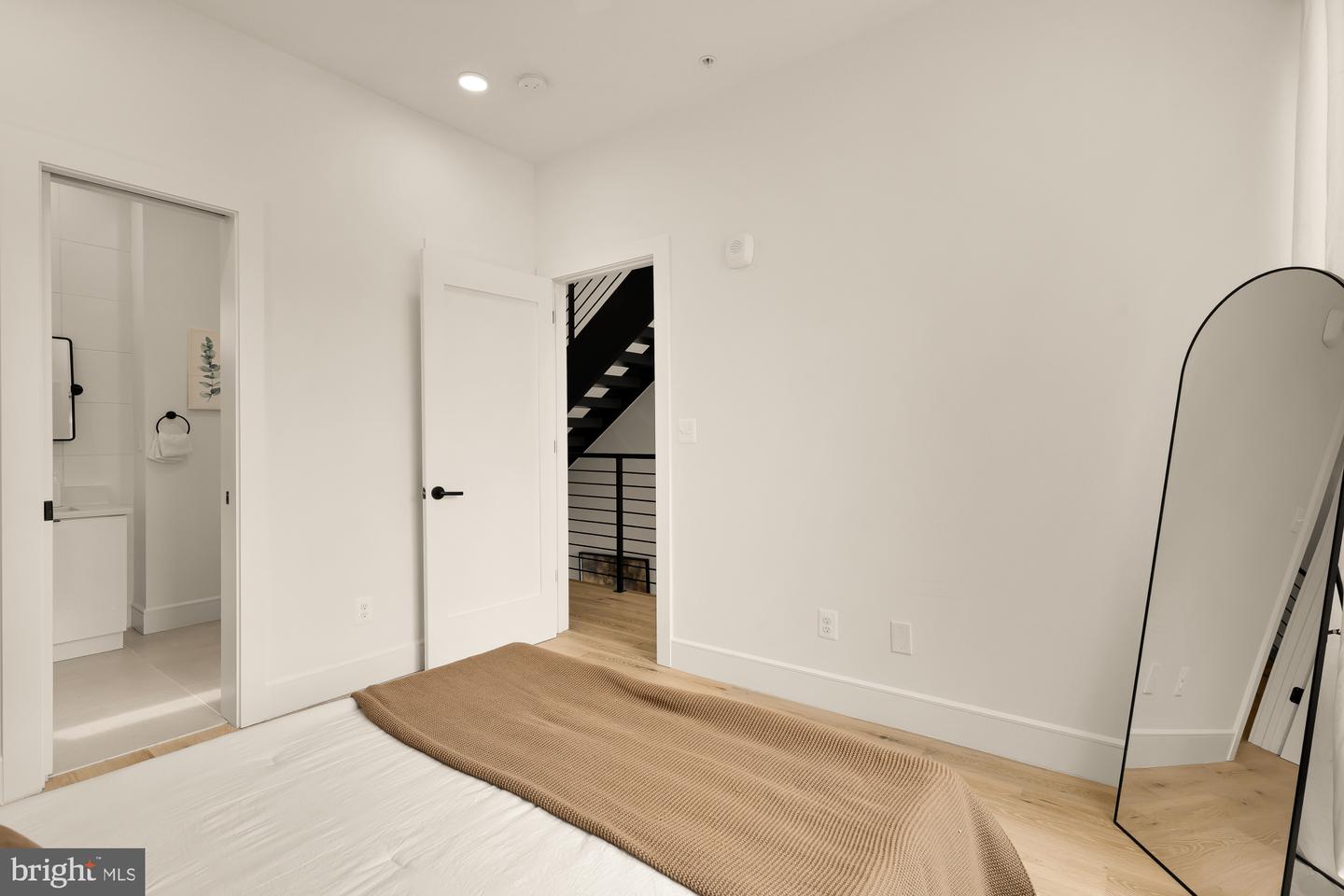 1729 T ST NW #4, WASHINGTON, District Of Columbia 20009, 3 Bedrooms Bedrooms, ,2 BathroomsBathrooms,Residential,For sale,1729 T ST NW #4,DCDC2225180 MLS # DCDC2225180
