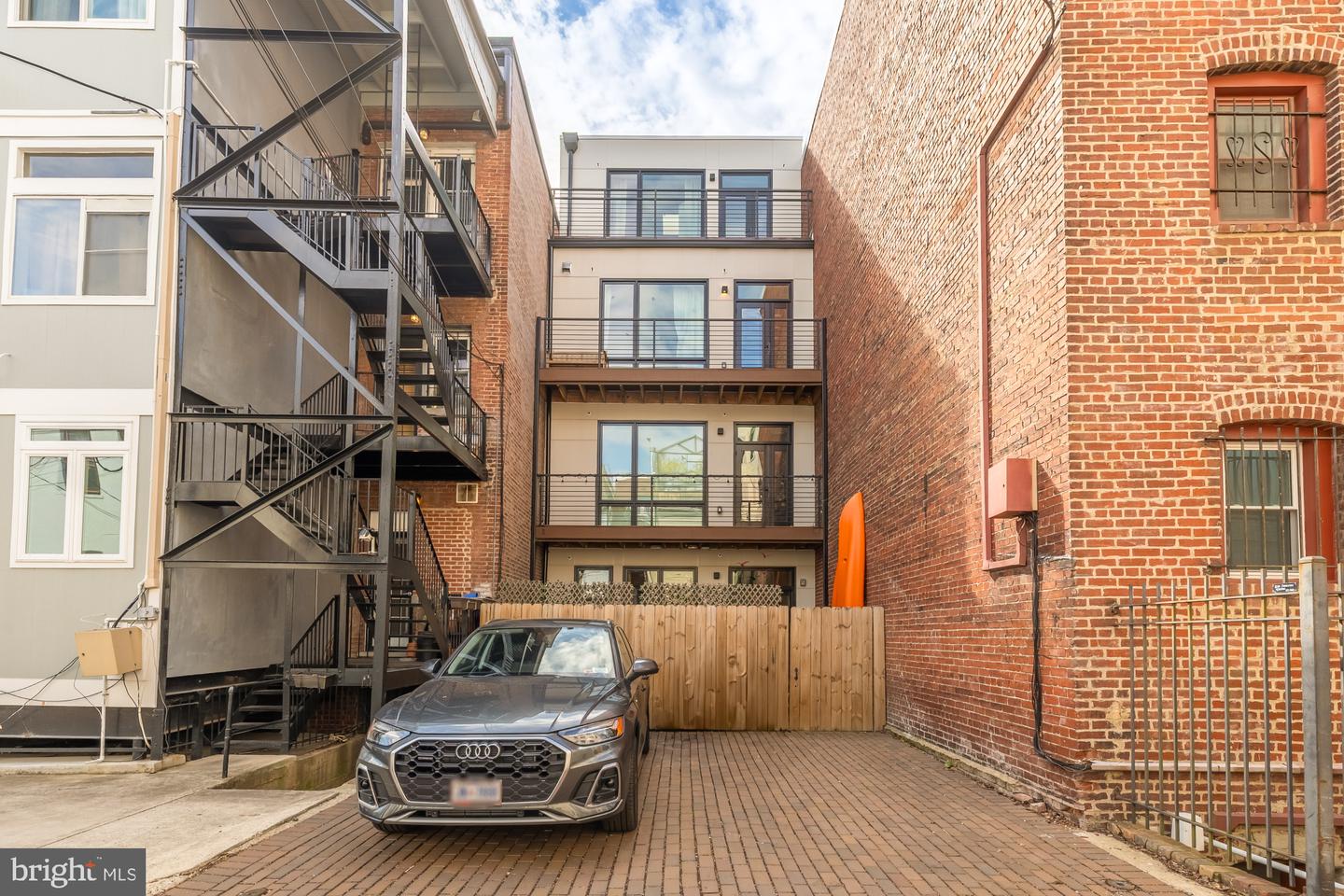 1729 T ST NW #4, WASHINGTON, District Of Columbia 20009, 3 Bedrooms Bedrooms, ,2 BathroomsBathrooms,Residential,For sale,1729 T ST NW #4,DCDC2225180 MLS # DCDC2225180