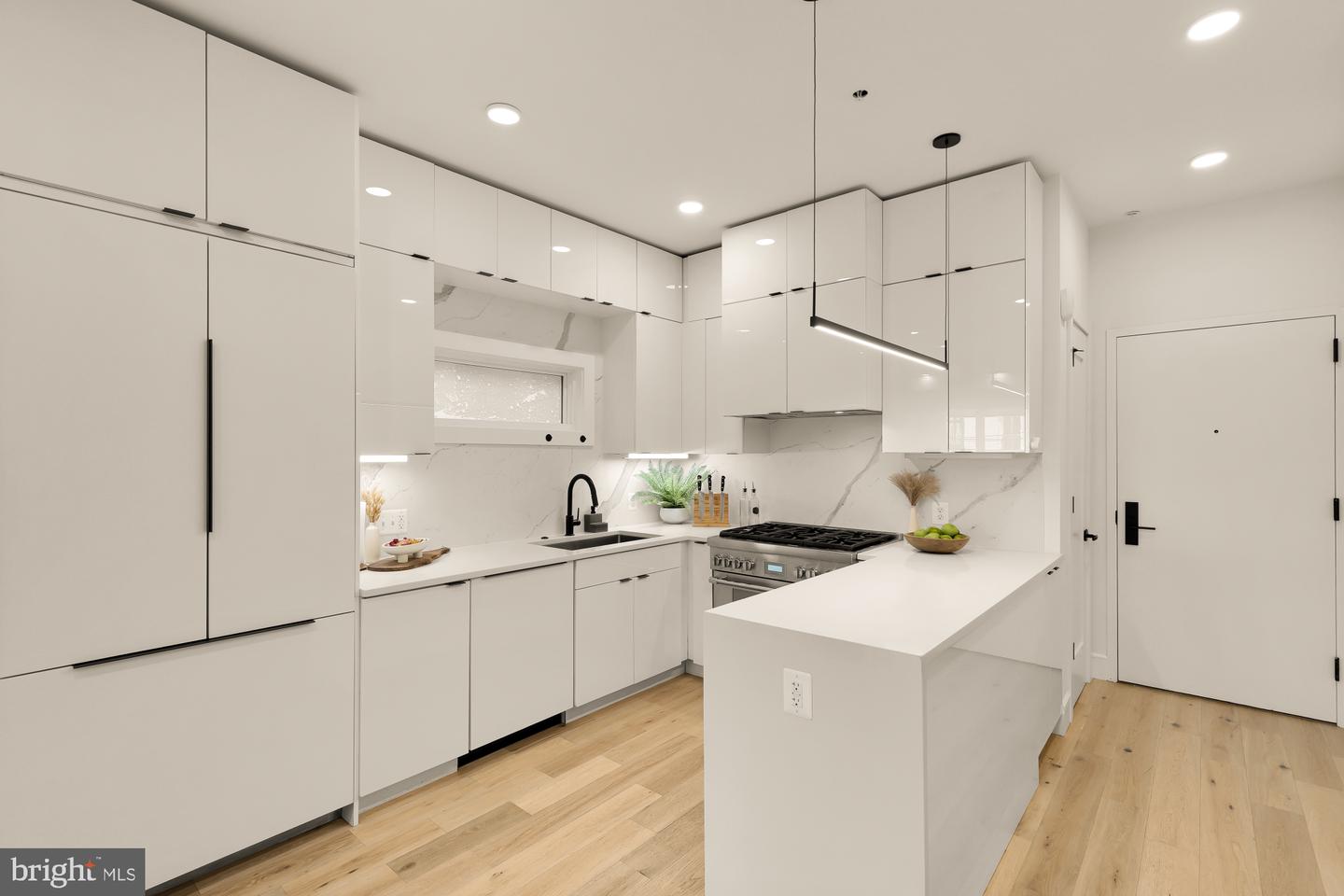 1729 T ST NW #4, WASHINGTON, District Of Columbia 20009, 3 Bedrooms Bedrooms, ,2 BathroomsBathrooms,Residential,For sale,1729 T ST NW #4,DCDC2225180 MLS # DCDC2225180