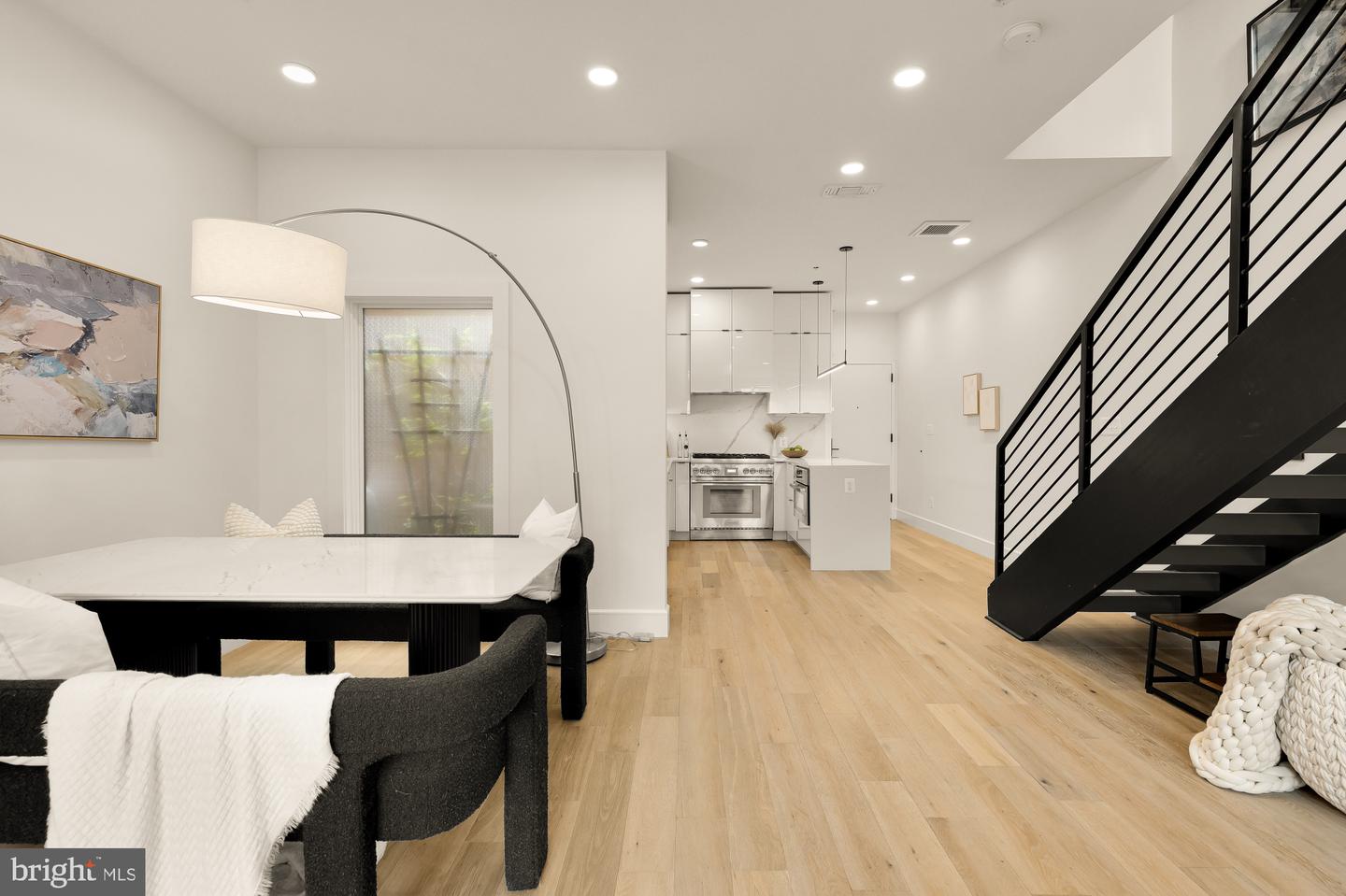 1729 T ST NW #4, WASHINGTON, District Of Columbia 20009, 3 Bedrooms Bedrooms, ,2 BathroomsBathrooms,Residential,For sale,1729 T ST NW #4,DCDC2225180 MLS # DCDC2225180