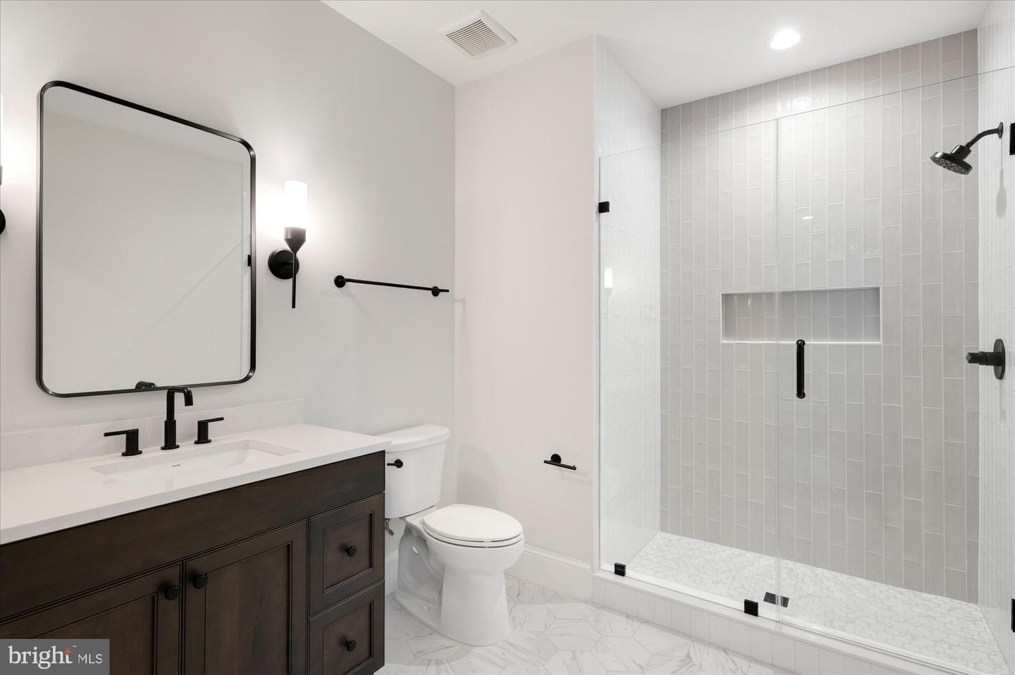 1446 COLA DR, MCLEAN, Virginia 22101, 6 Bedrooms Bedrooms, ,7 BathroomsBathrooms,Residential,For sale,1446 COLA DR,VAFX2272130 MLS # VAFX2272130