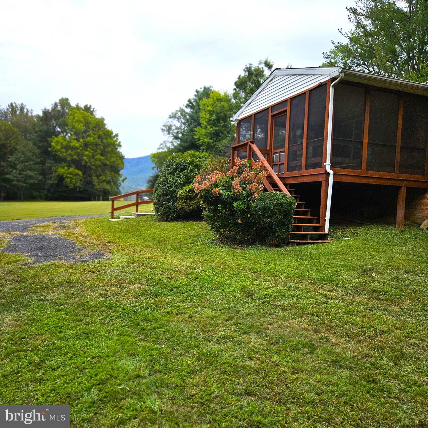 7 SKYLINE LN, WASHINGTON, Virginia 22747, 3 Bedrooms Bedrooms, ,2 BathroomsBathrooms,Residential,For sale,7 SKYLINE LN,VARP2002300 MLS # VARP2002300