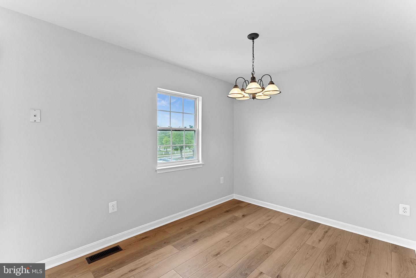 11054 CLOVERTREE CT, MANASSAS, Virginia 20109, 3 Bedrooms Bedrooms, ,2 BathroomsBathrooms,Residential,For sale,11054 CLOVERTREE CT,VAPW2105318 MLS # VAPW2105318