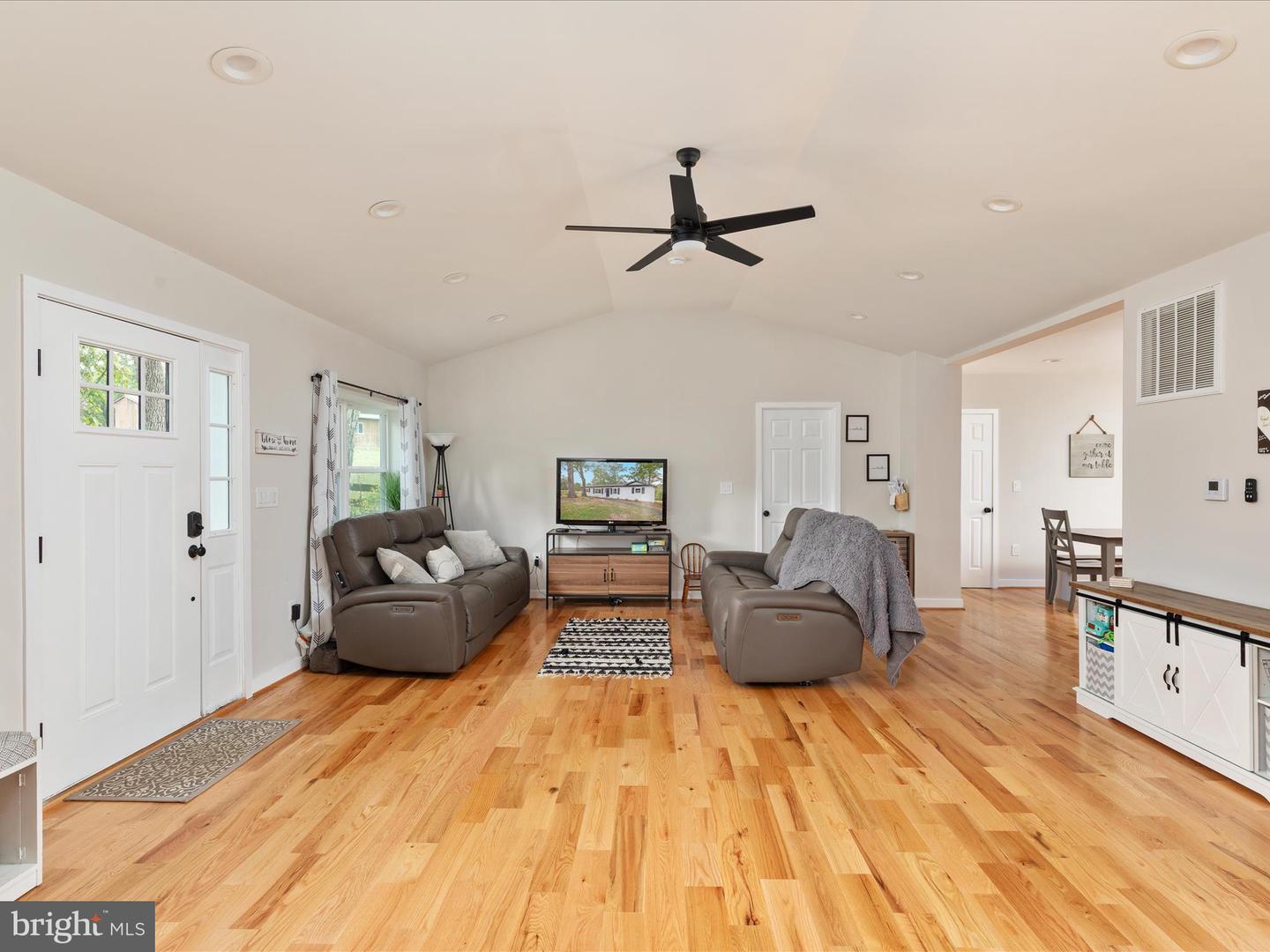 790 MCDONALD RD, WINCHESTER, Virginia 22602, 3 Bedrooms Bedrooms, 5 Rooms Rooms,2 BathroomsBathrooms,Residential,For sale,790 MCDONALD RD,VAFV2037150 MLS # VAFV2037150