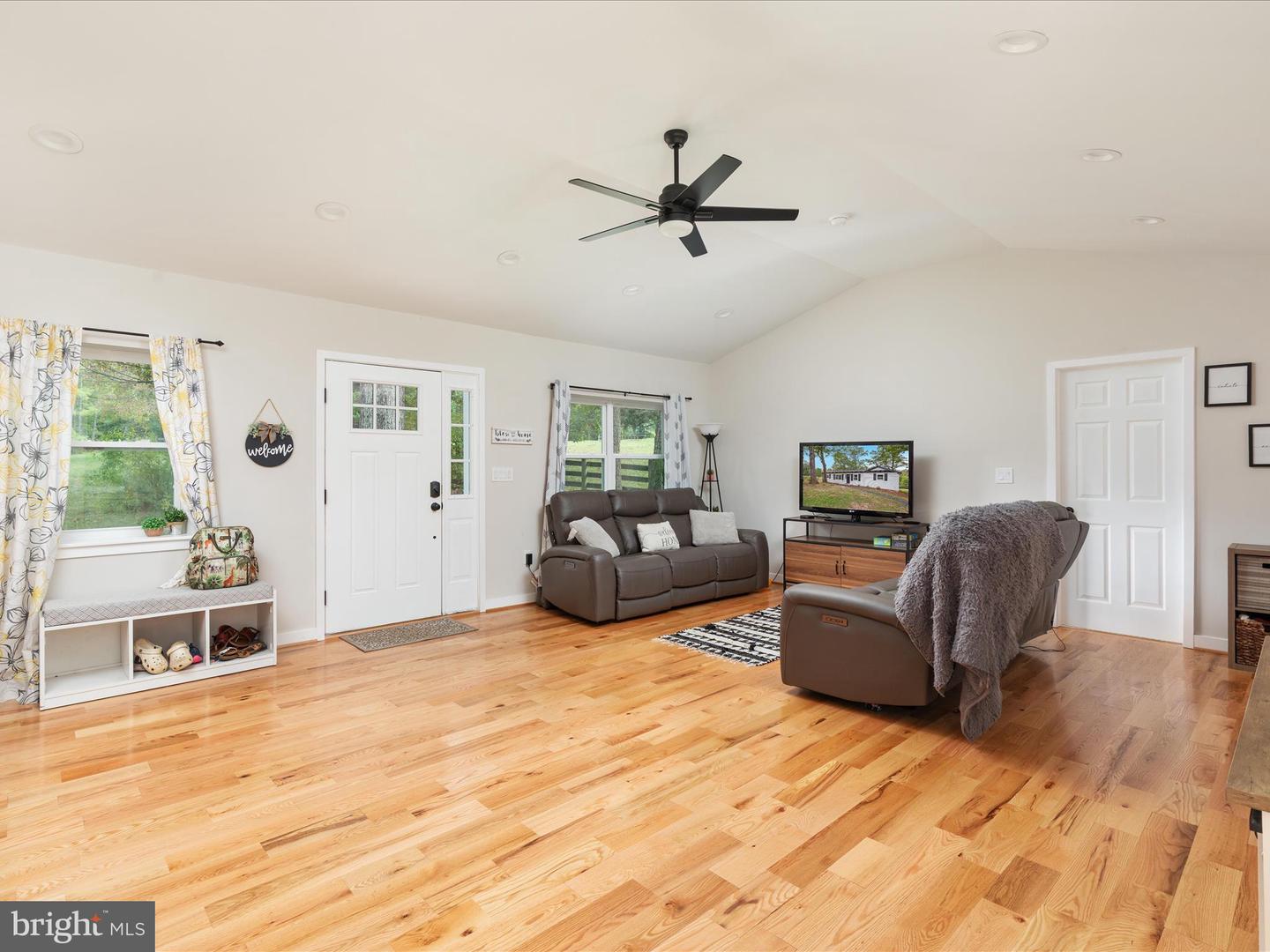 790 MCDONALD RD, WINCHESTER, Virginia 22602, 3 Bedrooms Bedrooms, 5 Rooms Rooms,2 BathroomsBathrooms,Residential,For sale,790 MCDONALD RD,VAFV2037150 MLS # VAFV2037150