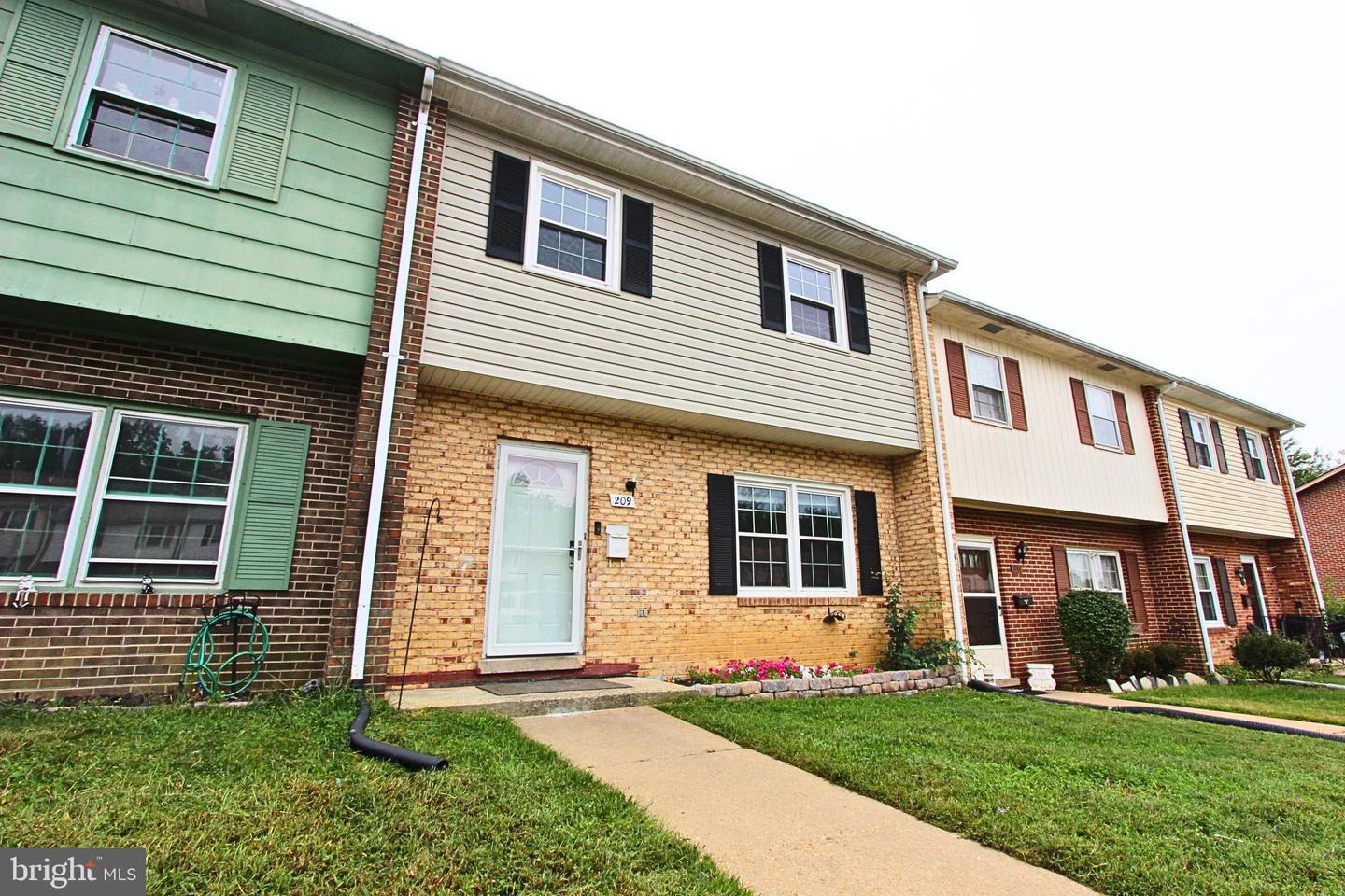 209 OVERLOOK CT, FREDERICKSBURG, Virginia 22405, 3 Bedrooms Bedrooms, ,1 BathroomBathrooms,Residential,For sale,209 OVERLOOK CT,VAST2043226 MLS # VAST2043226