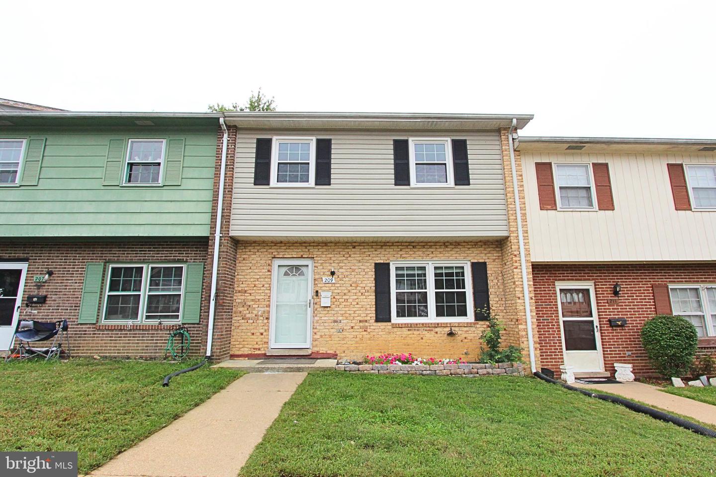 209 OVERLOOK CT, FREDERICKSBURG, Virginia 22405, 3 Bedrooms Bedrooms, ,1 BathroomBathrooms,Residential,For sale,209 OVERLOOK CT,VAST2043226 MLS # VAST2043226