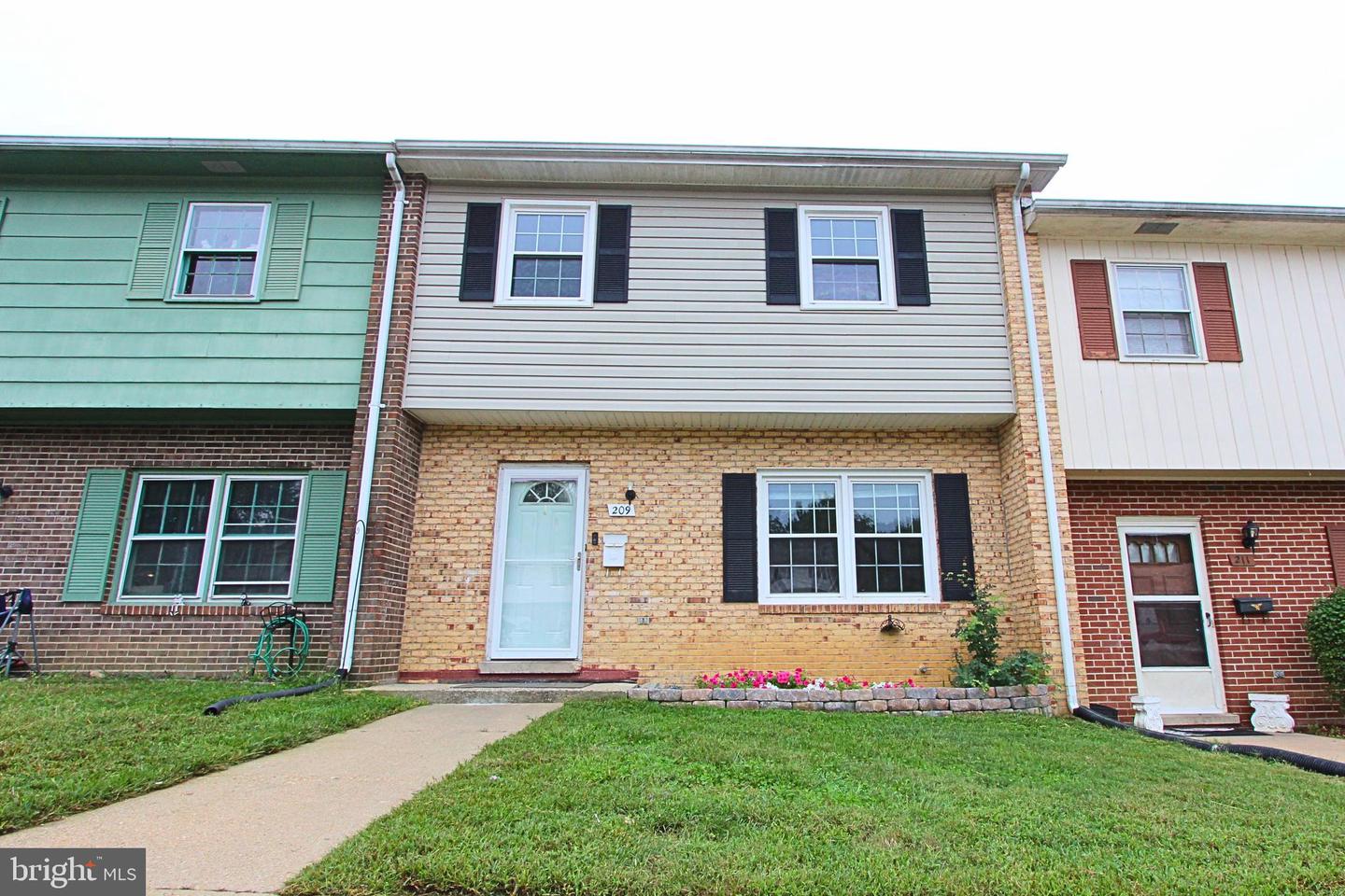 209 OVERLOOK CT, FREDERICKSBURG, Virginia 22405, 3 Bedrooms Bedrooms, ,1 BathroomBathrooms,Residential,For sale,209 OVERLOOK CT,VAST2043226 MLS # VAST2043226