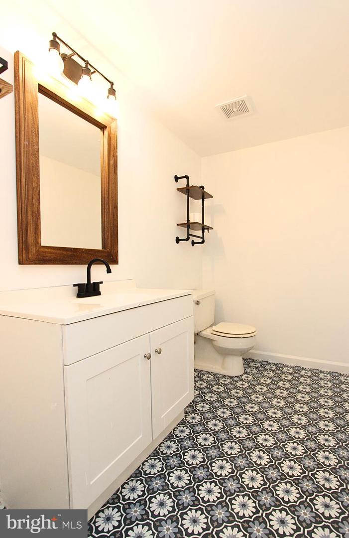 209 OVERLOOK CT, FREDERICKSBURG, Virginia 22405, 3 Bedrooms Bedrooms, ,1 BathroomBathrooms,Residential,For sale,209 OVERLOOK CT,VAST2043226 MLS # VAST2043226