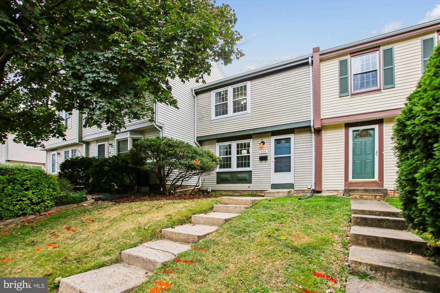 209 S VIRGINIA AVE, FALLS CHURCH, Virginia 22046, 3 Bedrooms Bedrooms, ,2 BathroomsBathrooms,Residential,For sale,209 S VIRGINIA AVE,VAFA2003332 MLS # VAFA2003332