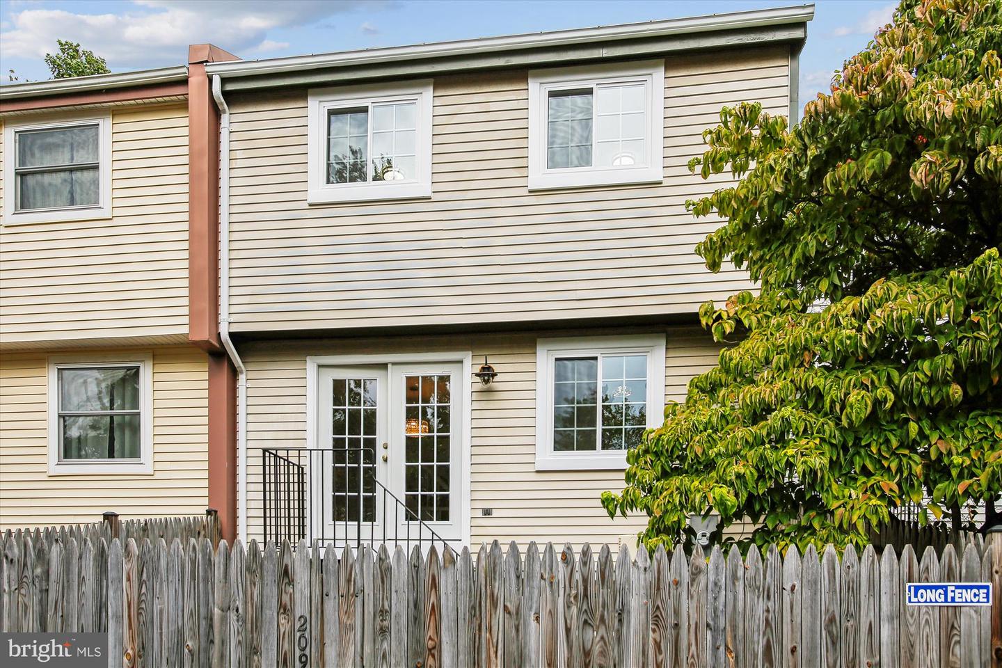 209 S VIRGINIA AVE, FALLS CHURCH, Virginia 22046, 3 Bedrooms Bedrooms, ,2 BathroomsBathrooms,Residential,For sale,209 S VIRGINIA AVE,VAFA2003332 MLS # VAFA2003332