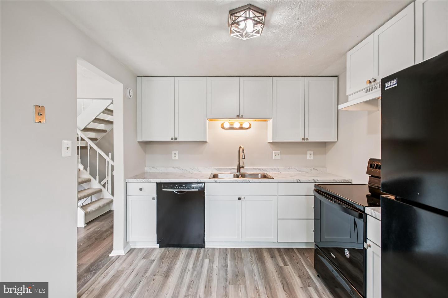 209 S VIRGINIA AVE, FALLS CHURCH, Virginia 22046, 3 Bedrooms Bedrooms, ,2 BathroomsBathrooms,Residential,For sale,209 S VIRGINIA AVE,VAFA2003332 MLS # VAFA2003332