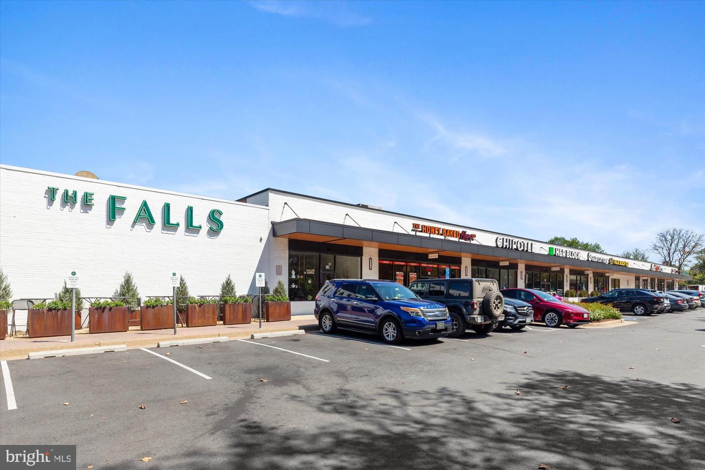 209 S VIRGINIA AVE, FALLS CHURCH, Virginia 22046, 3 Bedrooms Bedrooms, ,2 BathroomsBathrooms,Residential,For sale,209 S VIRGINIA AVE,VAFA2003332 MLS # VAFA2003332