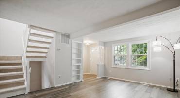 209 S VIRGINIA AVE, FALLS CHURCH, Virginia 22046, 3 Bedrooms Bedrooms, ,2 BathroomsBathrooms,Residential,For sale,209 S VIRGINIA AVE,VAFA2003332 MLS # VAFA2003332
