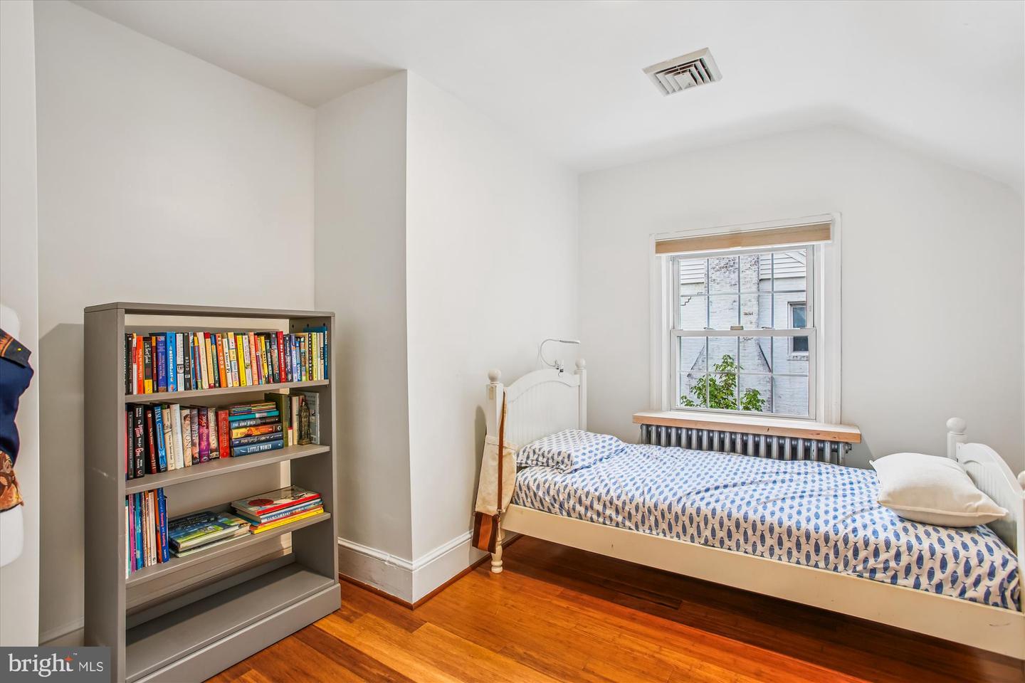 911 HILLWOOD AVE, FALLS CHURCH, Virginia 22042, 5 Bedrooms Bedrooms, ,2 BathroomsBathrooms,Residential,For sale,911 HILLWOOD AVE,VAFA2003334 MLS # VAFA2003334