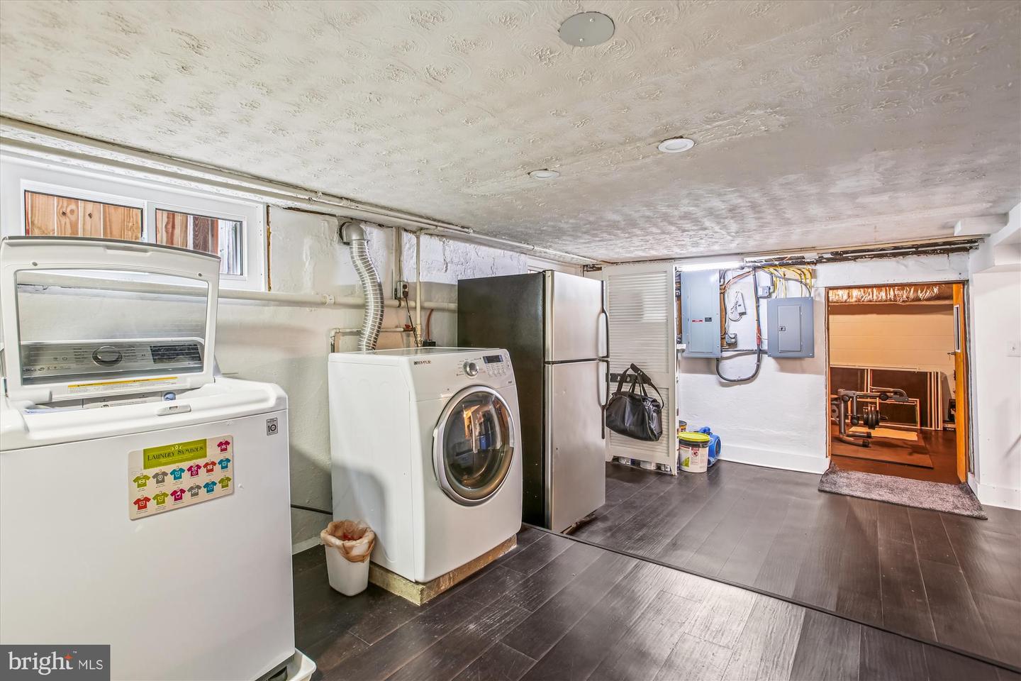 911 HILLWOOD AVE, FALLS CHURCH, Virginia 22042, 5 Bedrooms Bedrooms, ,2 BathroomsBathrooms,Residential,For sale,911 HILLWOOD AVE,VAFA2003334 MLS # VAFA2003334