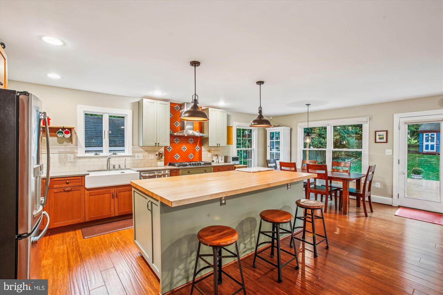 911 HILLWOOD AVE, FALLS CHURCH, Virginia 22042, 5 Bedrooms Bedrooms, ,2 BathroomsBathrooms,Residential,For sale,911 HILLWOOD AVE,VAFA2003334 MLS # VAFA2003334
