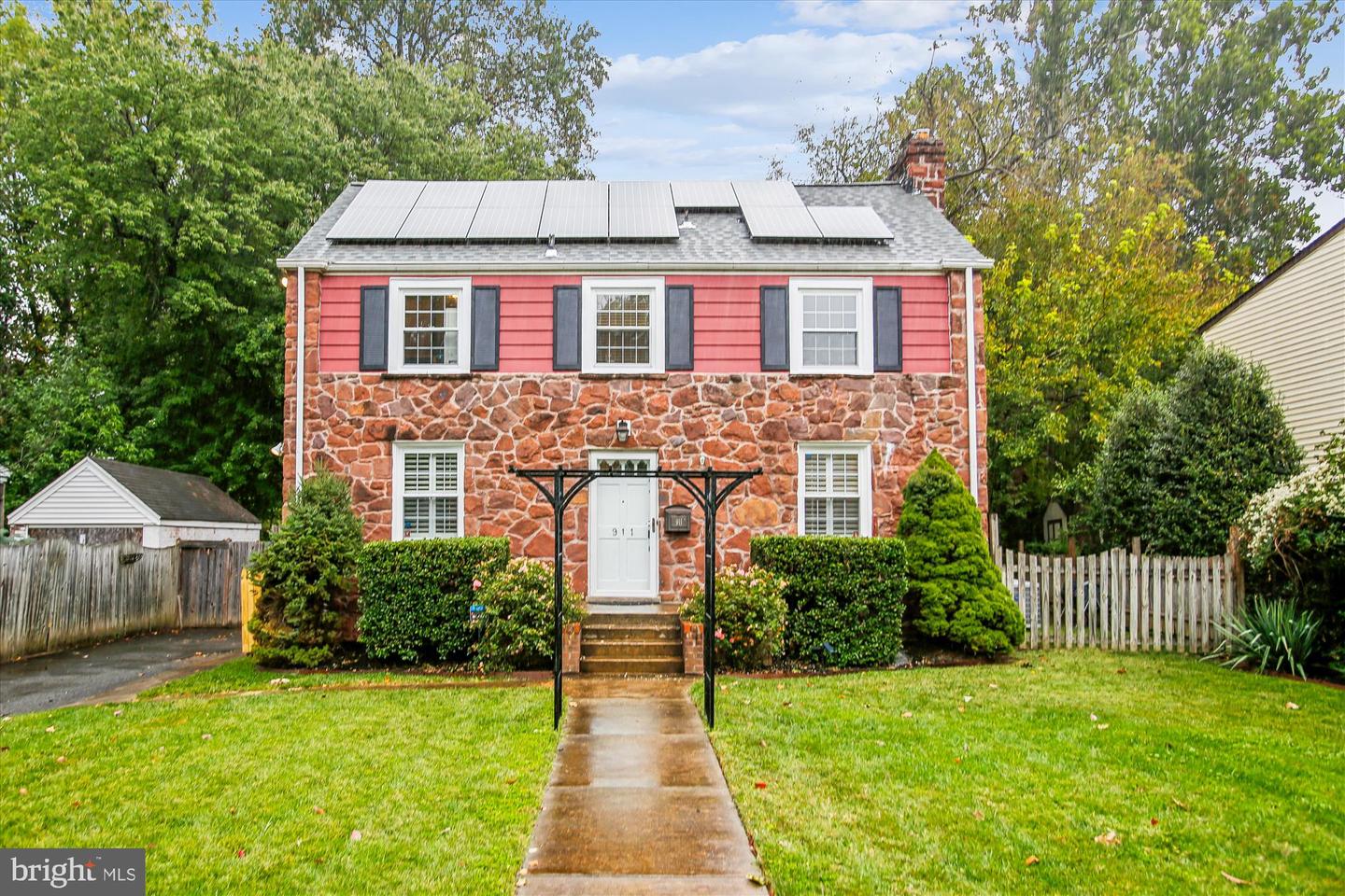 911 HILLWOOD AVE, FALLS CHURCH, Virginia 22042, 5 Bedrooms Bedrooms, ,2 BathroomsBathrooms,Residential,For sale,911 HILLWOOD AVE,VAFA2003334 MLS # VAFA2003334