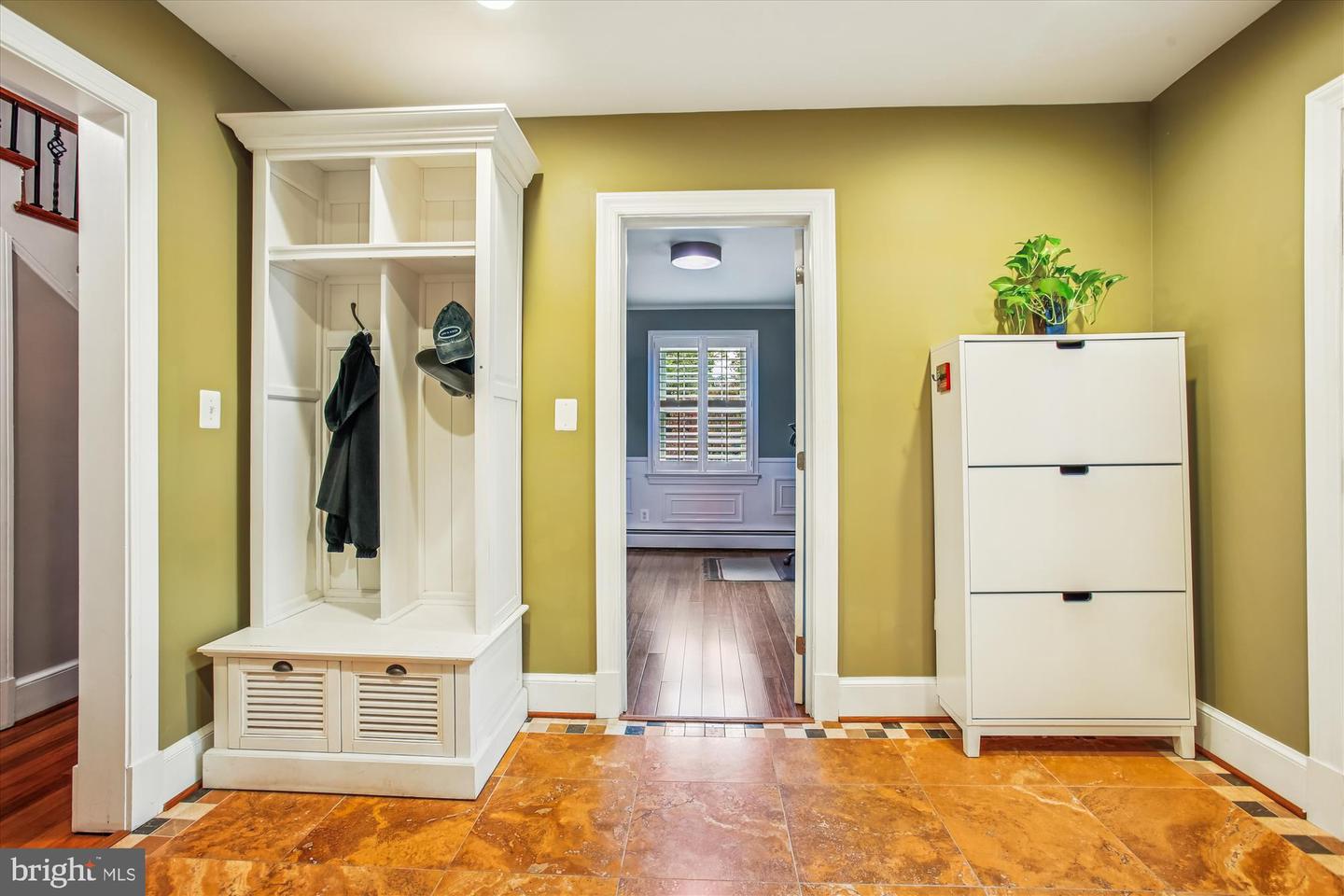 911 HILLWOOD AVE, FALLS CHURCH, Virginia 22042, 5 Bedrooms Bedrooms, ,2 BathroomsBathrooms,Residential,For sale,911 HILLWOOD AVE,VAFA2003334 MLS # VAFA2003334