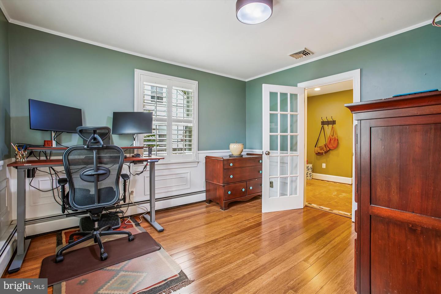 911 HILLWOOD AVE, FALLS CHURCH, Virginia 22042, 5 Bedrooms Bedrooms, ,2 BathroomsBathrooms,Residential,For sale,911 HILLWOOD AVE,VAFA2003334 MLS # VAFA2003334