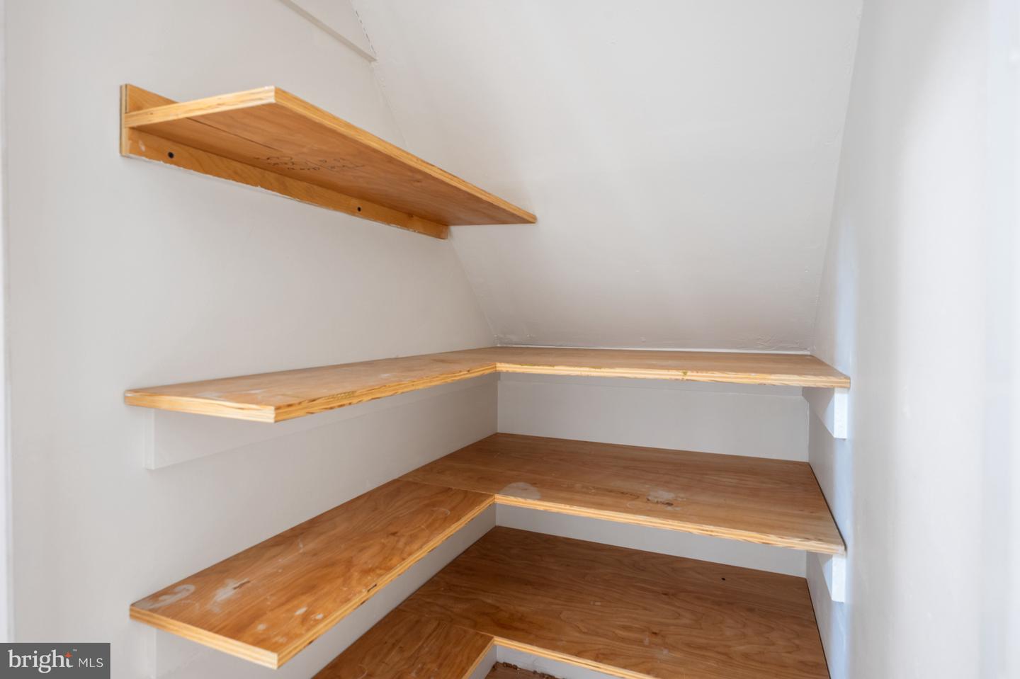 6017 PARK PL, ALEXANDRIA, Virginia 22303, 3 Bedrooms Bedrooms, ,1 BathroomBathrooms,Residential,For sale,6017 PARK PL,VAFX2241552 MLS # VAFX2241552