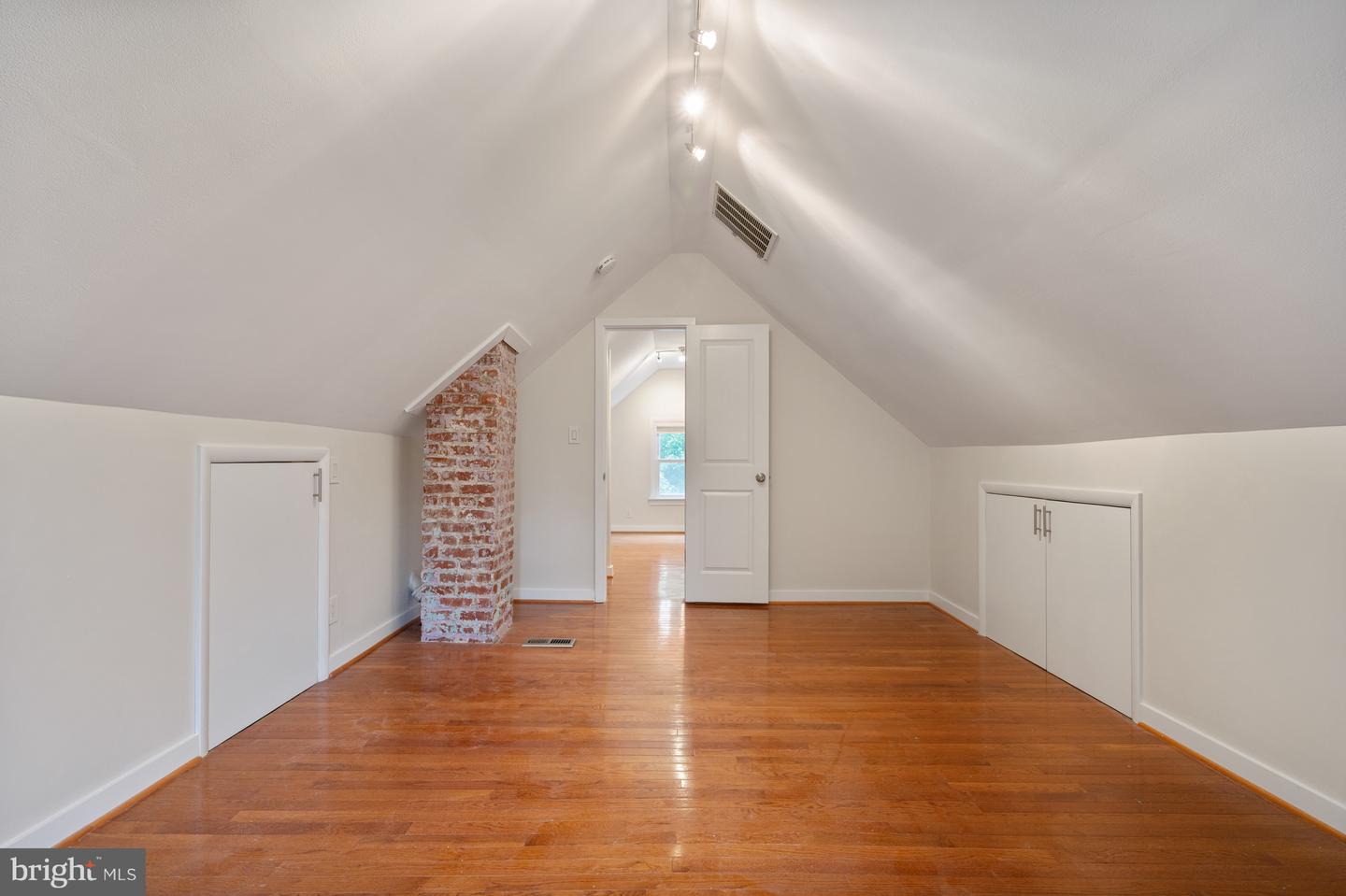 6017 PARK PL, ALEXANDRIA, Virginia 22303, 3 Bedrooms Bedrooms, ,1 BathroomBathrooms,Residential,For sale,6017 PARK PL,VAFX2241552 MLS # VAFX2241552