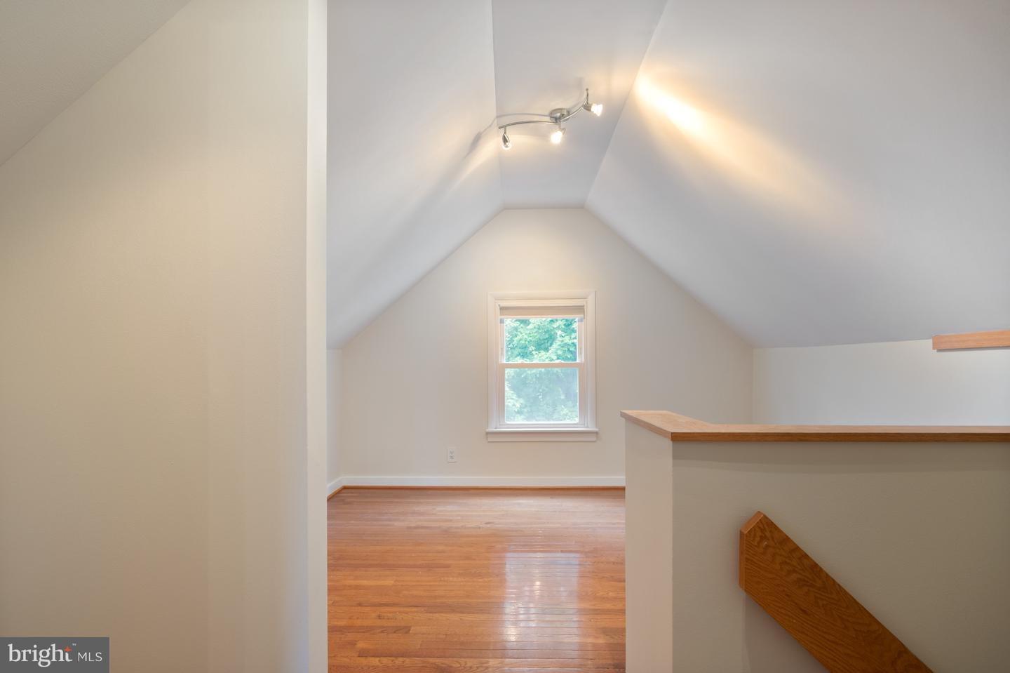 6017 PARK PL, ALEXANDRIA, Virginia 22303, 3 Bedrooms Bedrooms, ,1 BathroomBathrooms,Residential,For sale,6017 PARK PL,VAFX2241552 MLS # VAFX2241552