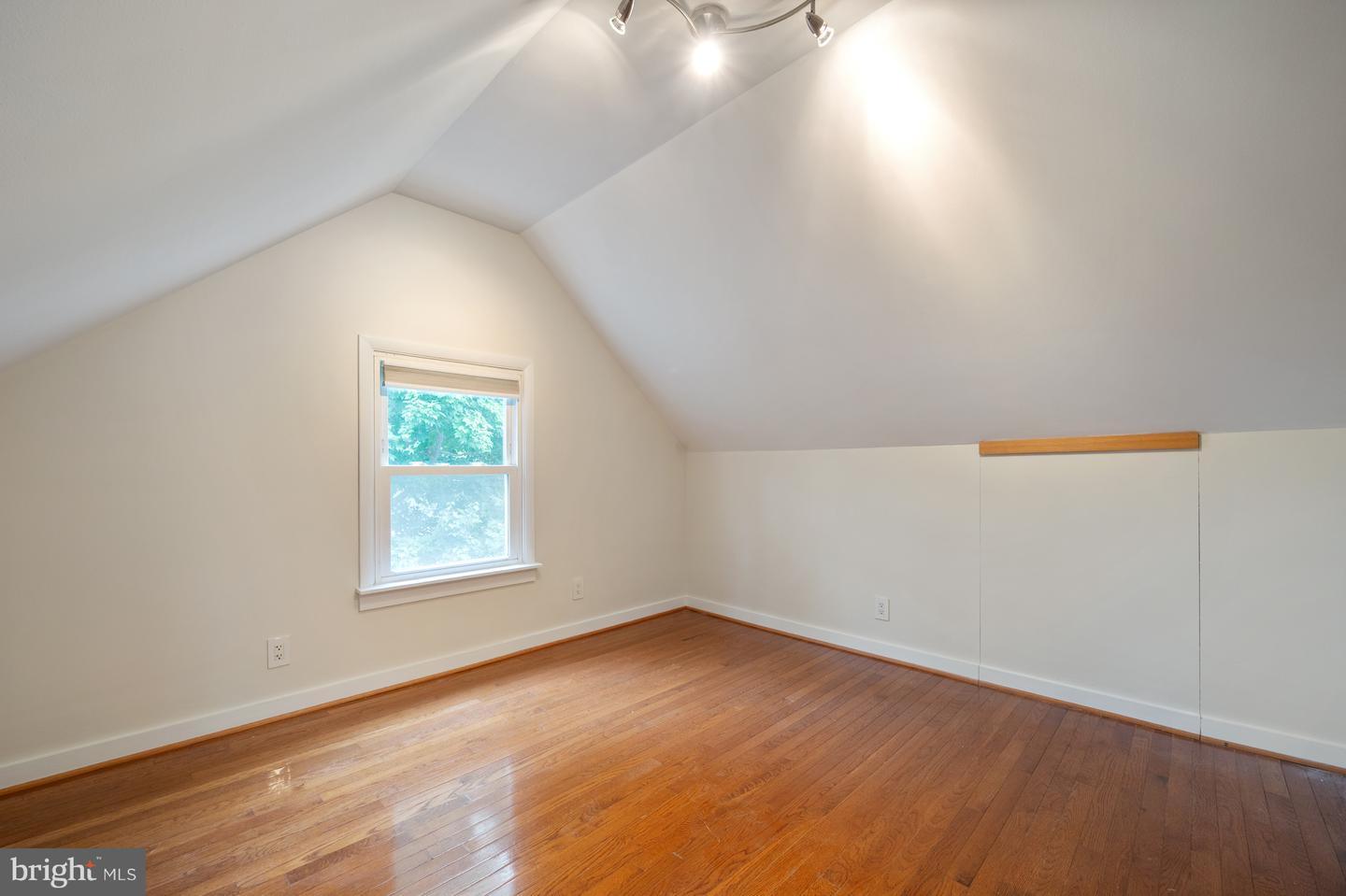 6017 PARK PL, ALEXANDRIA, Virginia 22303, 3 Bedrooms Bedrooms, ,1 BathroomBathrooms,Residential,For sale,6017 PARK PL,VAFX2241552 MLS # VAFX2241552