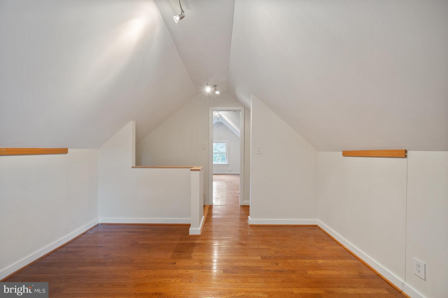 6017 PARK PL, ALEXANDRIA, Virginia 22303, 3 Bedrooms Bedrooms, ,1 BathroomBathrooms,Residential,For sale,6017 PARK PL,VAFX2241552 MLS # VAFX2241552