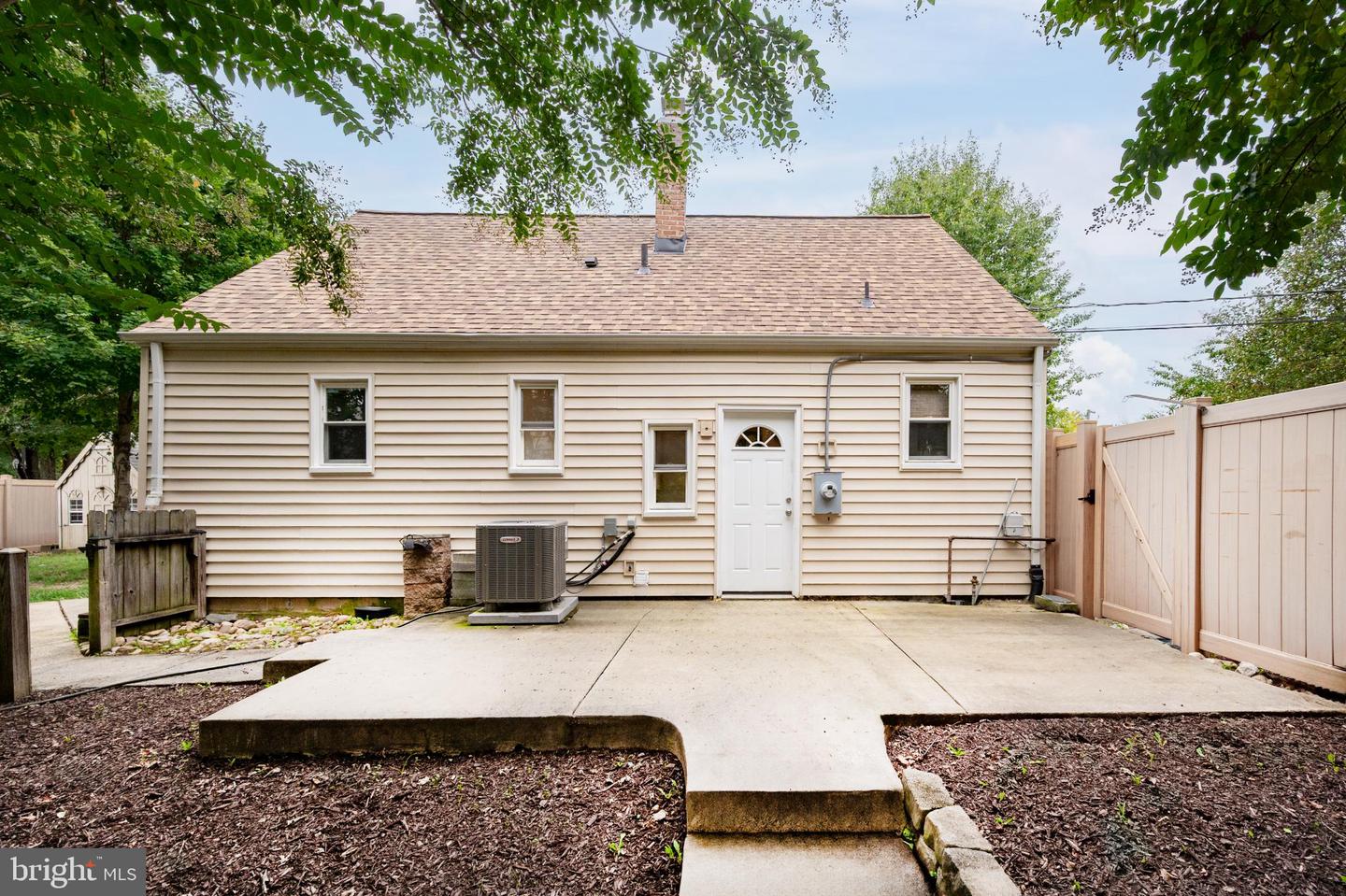 6017 PARK PL, ALEXANDRIA, Virginia 22303, 3 Bedrooms Bedrooms, ,1 BathroomBathrooms,Residential,For sale,6017 PARK PL,VAFX2241552 MLS # VAFX2241552