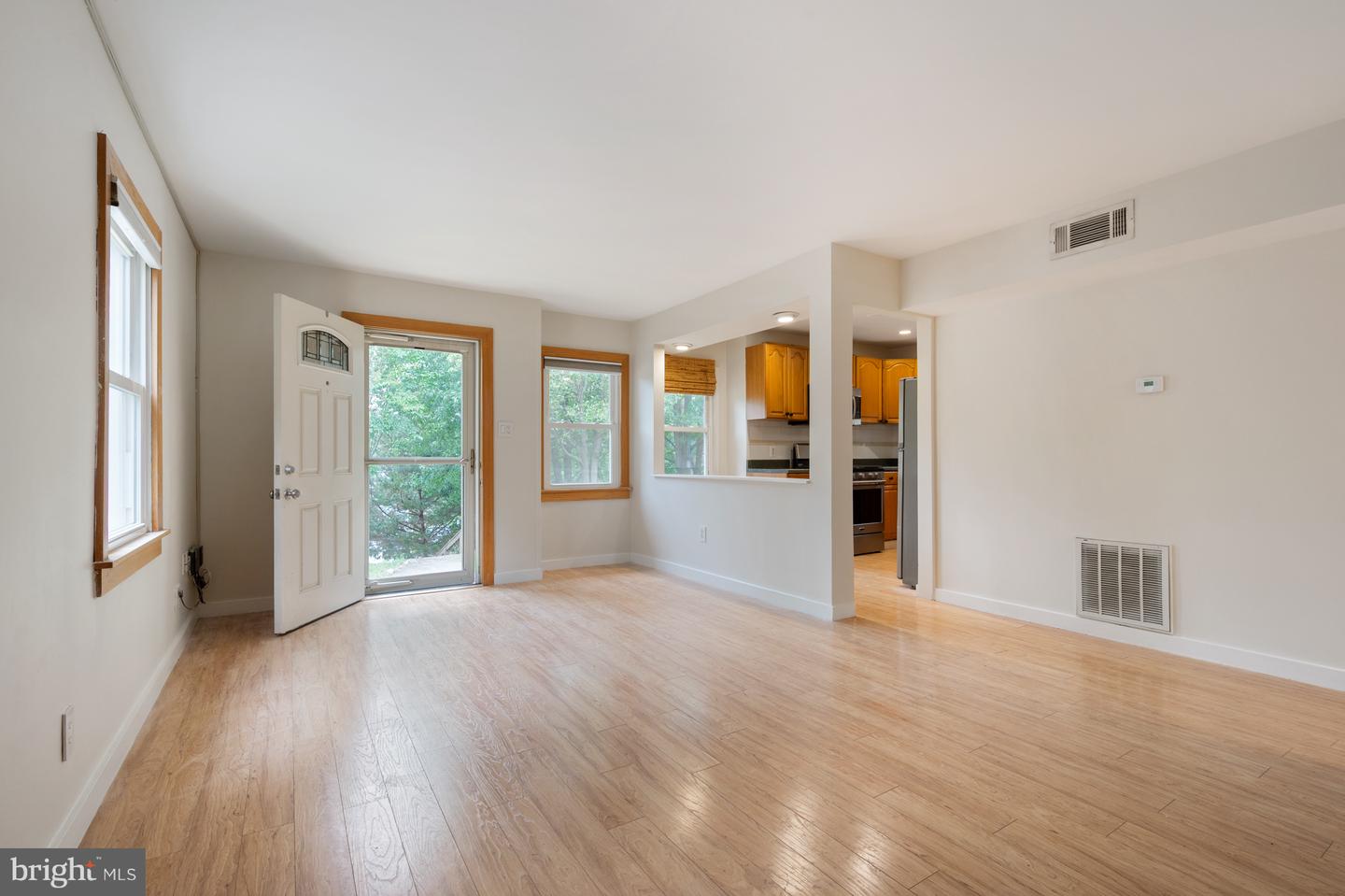 6017 PARK PL, ALEXANDRIA, Virginia 22303, 3 Bedrooms Bedrooms, ,1 BathroomBathrooms,Residential,For sale,6017 PARK PL,VAFX2241552 MLS # VAFX2241552