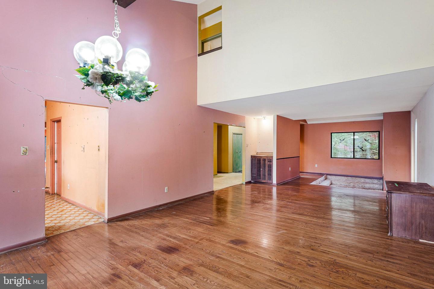 10400 HAMPTON RD, FAIRFAX STATION, Virginia 22039, 6 Bedrooms Bedrooms, ,3 BathroomsBathrooms,Residential,For sale,10400 HAMPTON RD,VAFX2249798 MLS # VAFX2249798