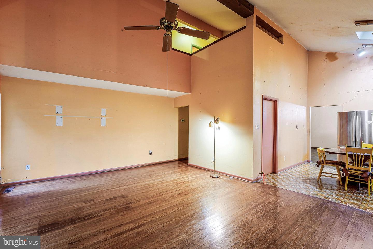 10400 HAMPTON RD, FAIRFAX STATION, Virginia 22039, 6 Bedrooms Bedrooms, ,3 BathroomsBathrooms,Residential,For sale,10400 HAMPTON RD,VAFX2249798 MLS # VAFX2249798