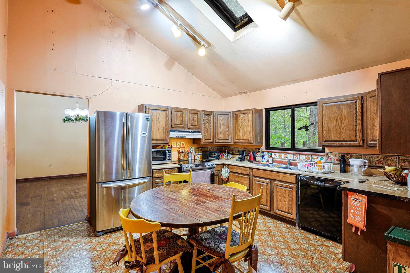 10400 HAMPTON RD, FAIRFAX STATION, Virginia 22039, 6 Bedrooms Bedrooms, ,3 BathroomsBathrooms,Residential,For sale,10400 HAMPTON RD,VAFX2249798 MLS # VAFX2249798