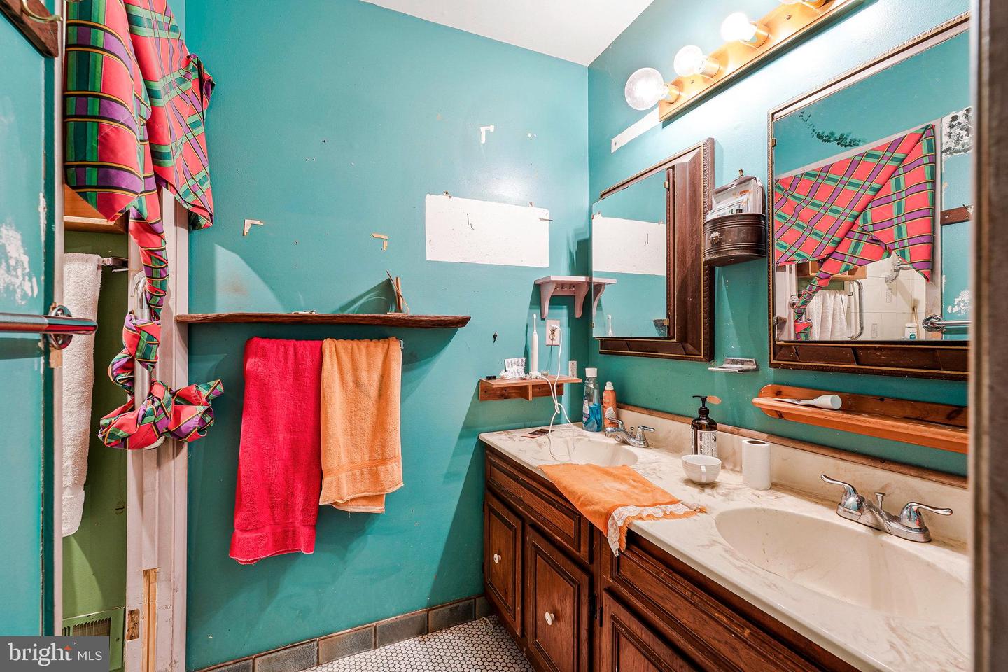10400 HAMPTON RD, FAIRFAX STATION, Virginia 22039, 6 Bedrooms Bedrooms, ,3 BathroomsBathrooms,Residential,For sale,10400 HAMPTON RD,VAFX2249798 MLS # VAFX2249798